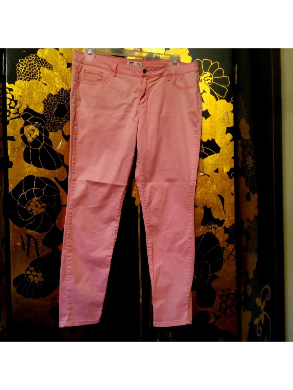 17 Hale Jeans